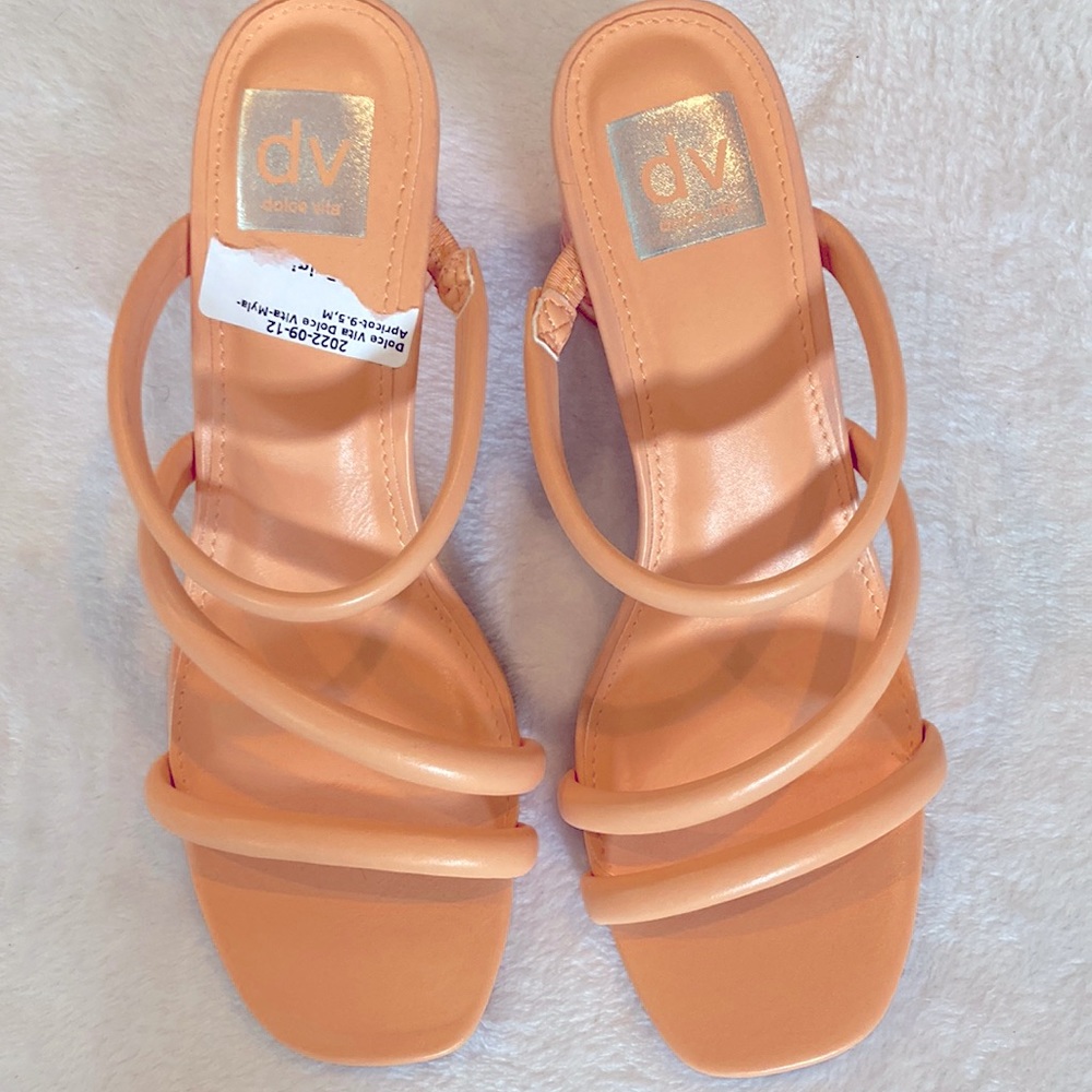 DV by Dolce Vita Myla Apricot Sandals Sz 9.5 M